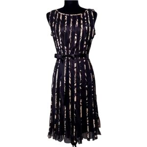 Sandra Darren Women's Sleeveless Sheer over Satin Slip Dress Size 6